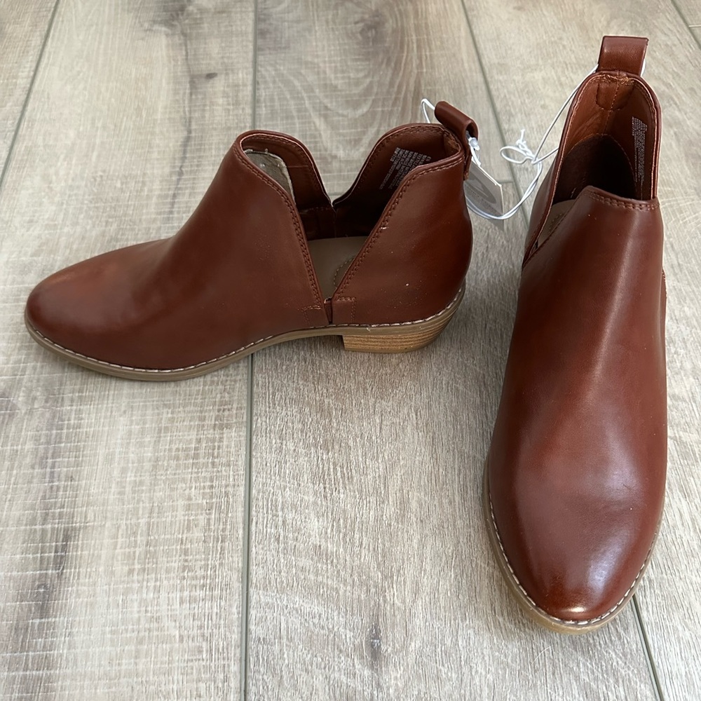 Cognac Brown booties NWT - Picture 1 of 6